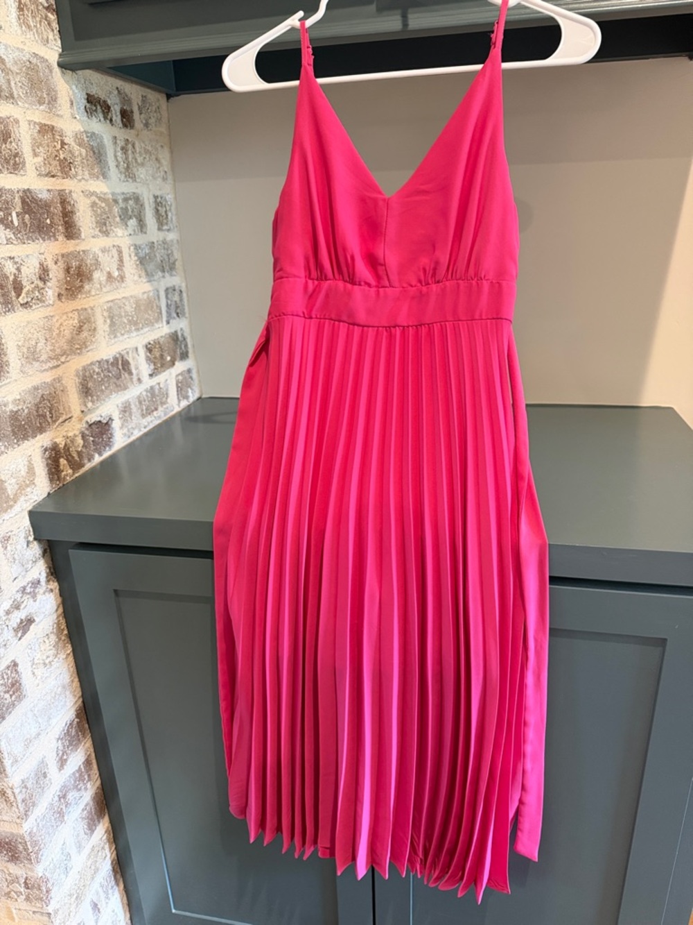 Jessica Simpson Hot Pink Pleated Midi Dress